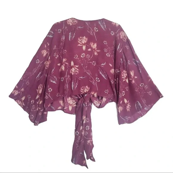 Billabong Women's Tie Front Long Bell Sleeve Boho Pink Floral Blouse. - Picture 5 of 10